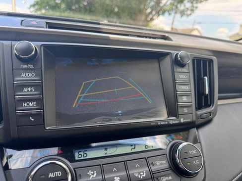 Used 2017 Toyota RAV4 Limited image 17