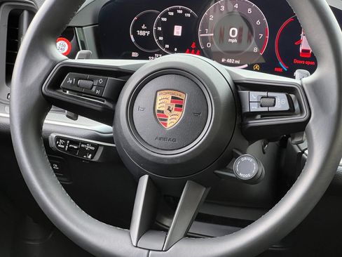 Certified 2025 Porsche Cayenne AWD/4WD image 23