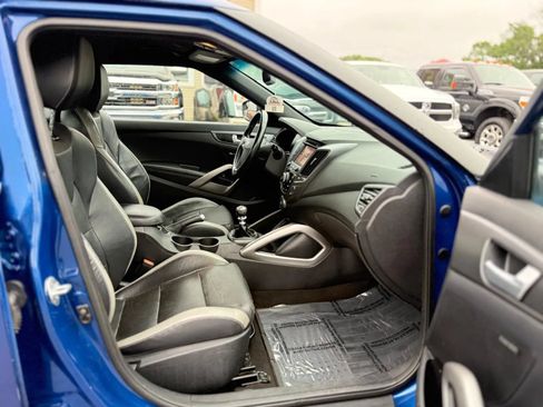 Used 2016 Hyundai Veloster Turbo FWD image 11