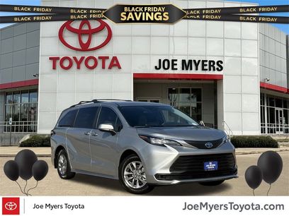 Used 2025 Toyota Sienna LE