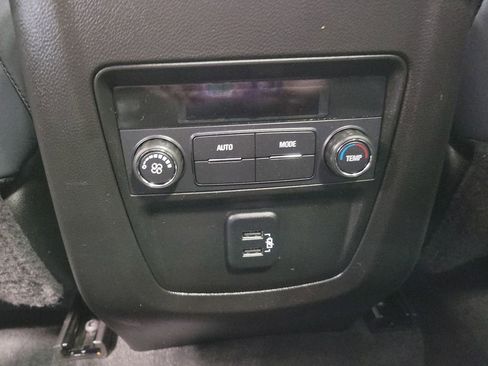 Used 2023 Buick Enclave Essence w/ Experience Buick Package AWD/4WD image 31