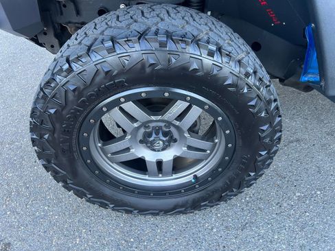 Used 2016 Jeep Wrangler Unlimited Sport w/ Connectivity Group AWD/4WD image 13