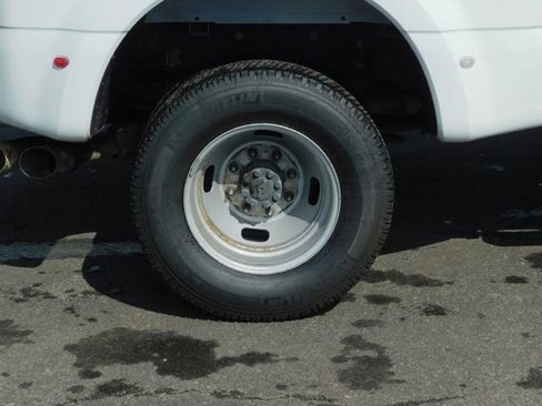 Used 2024 Ford F350 XLT AWD/4WD image 32