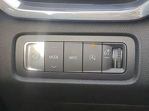 Used 2024 GMC Acadia Elevation image 30