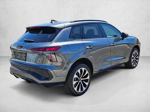 New 2026 Audi Q3 quattro 2.0T AWD/4WD image 2