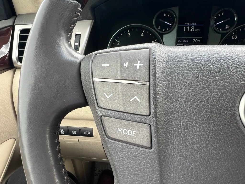 Used 2013 Lexus LX 570 4WD w/ Luxury Pkg image 41