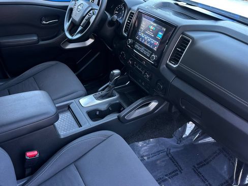 Used 2023 Nissan Frontier SV AWD/4WD image 14