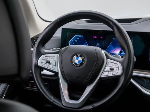 Certified 2025 BMW X7 xDrive40i w/ Executive Package image 10
