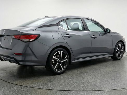 Used 2025 Nissan Sentra SV image 9