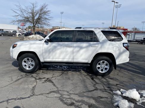 Used 2022 Toyota 4Runner SR5 image 4