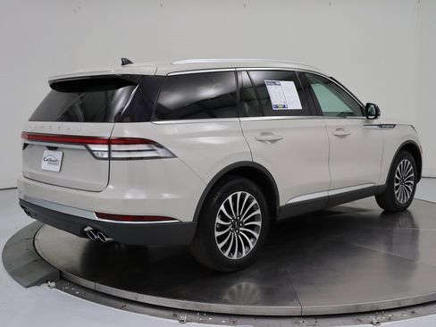 Used 2022 Lincoln Aviator Reserve image 5