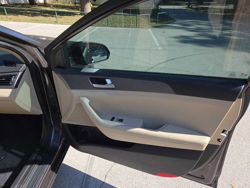 Used 2011 Hyundai Sonata Limited image 50