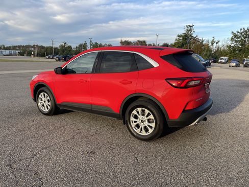 Used 2024 Ford Escape Active AWD/4WD image 6