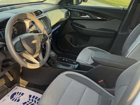 Used 2022 Chevrolet TrailBlazer LS FWD image 11