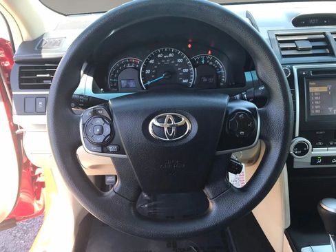 Used 2014 Toyota Camry LE FWD image 15