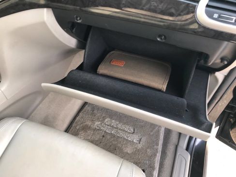 Used 2013 Jeep Grand Cherokee Laredo image 29