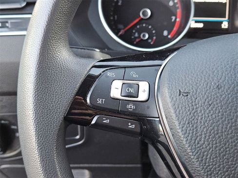 Used 2021 Volkswagen Tiguan S image 19