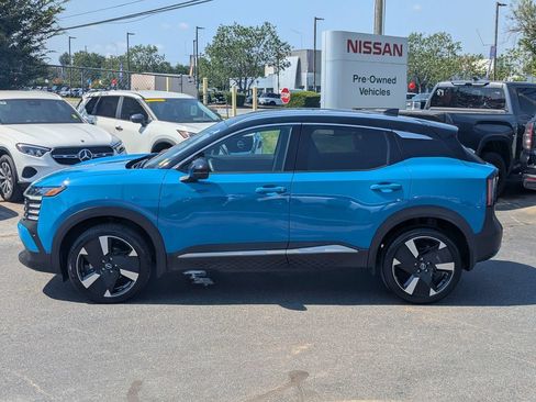 Certified 2025 Nissan Kicks SR FWD image 4