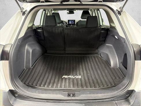 Used 2023 Toyota RAV4 LE AWD/4WD image 18