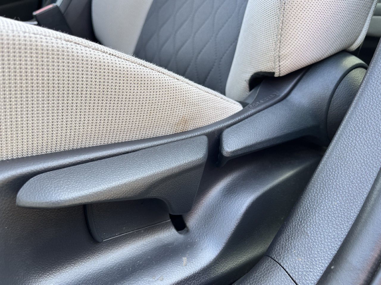 Used 2025 Toyota Corolla LE FWD image 23