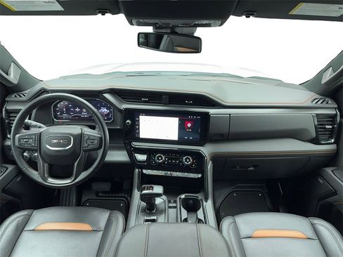 Used 2025 GMC Sierra 1500 AT4 image 18