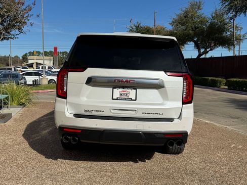 Used 2022 GMC Yukon XL Denali AWD/4WD image 9