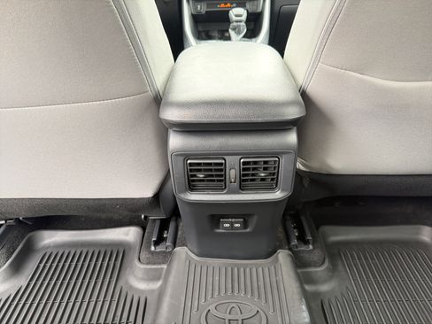 Certified 2025 Toyota RAV4 XLE w/ Convenience Package image 31