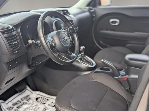 Used 2017 Kia Soul FWD image 11
