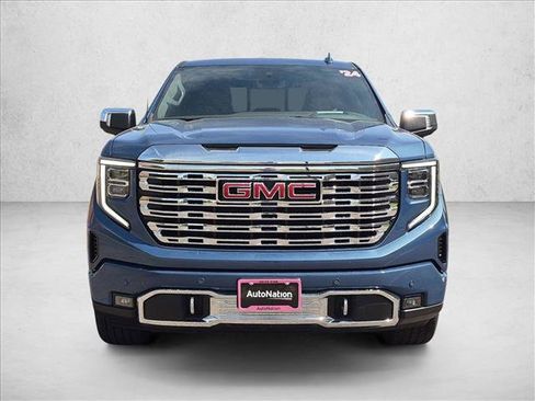 Used 2024 GMC Sierra 1500 Denali w/ Technology Package AWD/4WD image 2