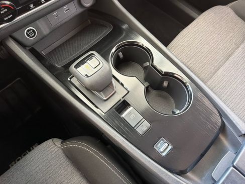 Used 2023 Nissan Rogue SV FWD image 25