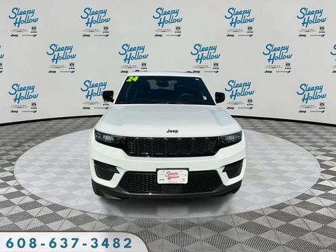Used 2024 Jeep Grand Cherokee Altitude AWD/4WD image 2