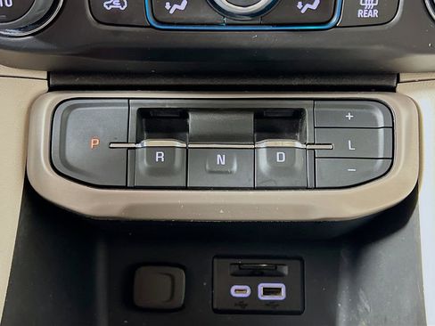 Used 2023 GMC Acadia Denali AWD/4WD image 17