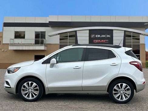 Used 2020 Buick Encore Preferred FWD image 2
