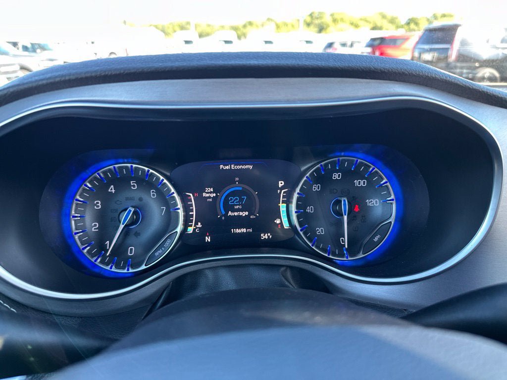 Used 2021 Chrysler Pacifica Limited w/ S Appearance Package AWD/4WD image 19