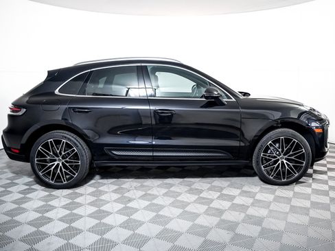 Certified 2024 Porsche Macan image 9