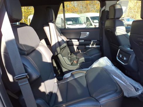 New 2025 Ford Expedition Tremor image 9