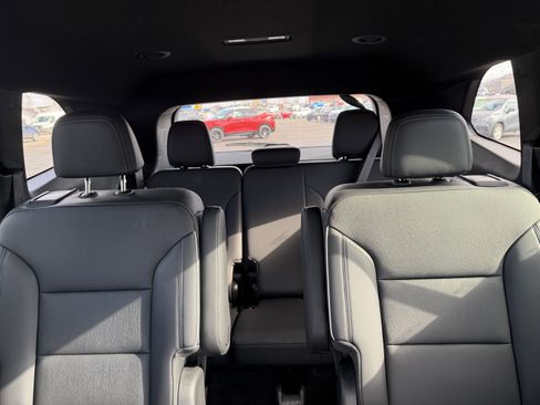 Used 2025 Buick Enclave Preferred image 24