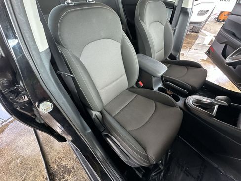 Certified 2023 Kia Forte LXS image 28