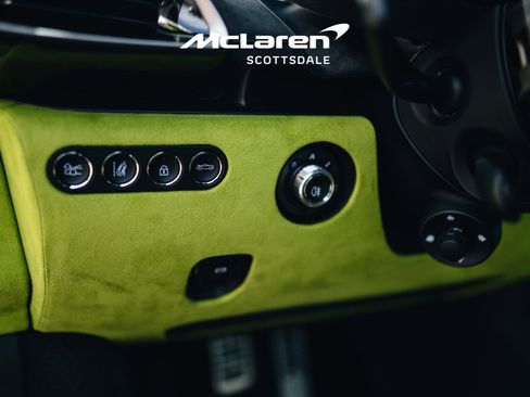 Used 2025 McLaren Artura Performance image 35