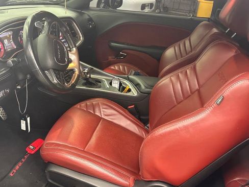 Used 2020 Dodge Challenger SRT Hellcat w/ Plus Package RWD image 4