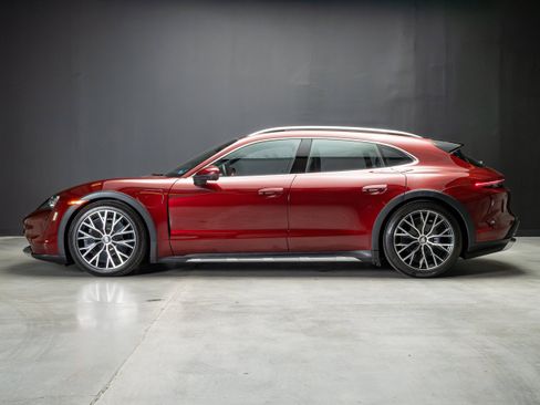 Used 2022 Porsche Taycan 4 Cross Turismo AWD/4WD image 2