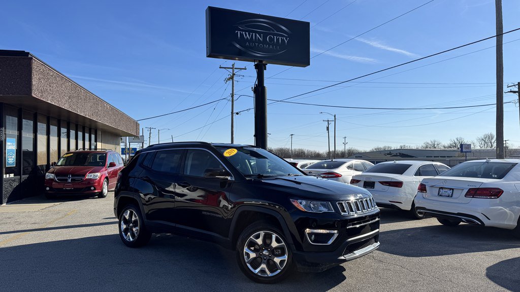 Used 2019 Jeep Compass Limited AWD/4WD image 1