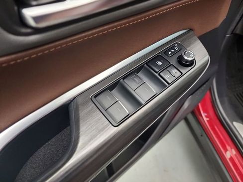 Used 2021 Toyota Venza XLE w/ Softex Package image 15