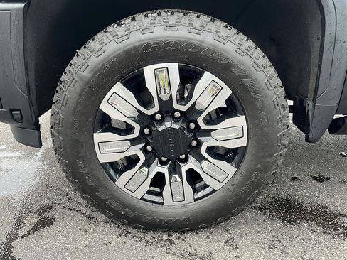 Used 2024 GMC Sierra 3500 Denali AWD/4WD image 22