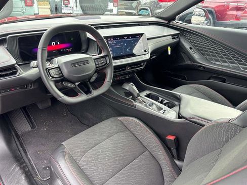 Used 2025 Dodge Charger R/T w/ Sun & Sound Package image 8