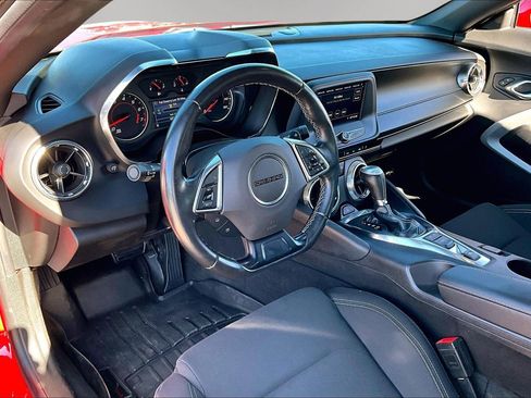 Used 2020 Chevrolet Camaro LT image 15
