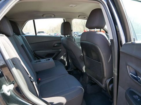 Used 2020 Chevrolet Trax LS FWD image 9