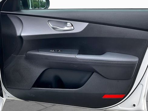 Used 2023 Kia Forte LXS FWD image 43