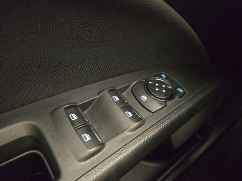 Used 2020 Ford Fusion SE image 28