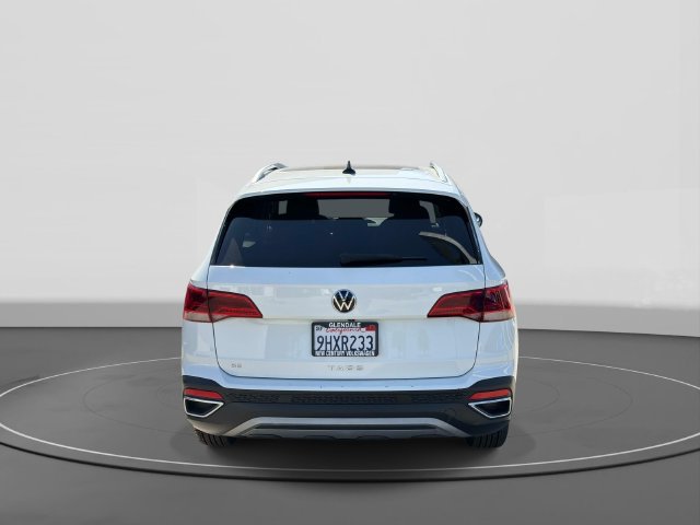 Certified 2023 Volkswagen Taos SE w/ Panoramic Sunroof Package FWD image 4